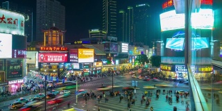 长沙市市中心夜间时间照明著名的交通拥挤十字路口屋顶全景时间间隔4k中国