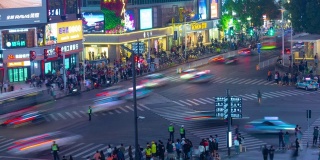 黄昏时间照亮长沙市区交通街道十字路口屋顶全景时间间隔4k中国