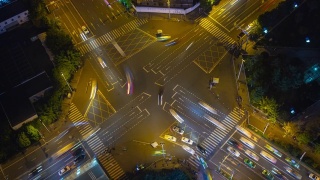 夜间时间照亮成都城市交通街道十字路口道路屋顶时间推移自上而下全景4k中国视频素材模板下载
