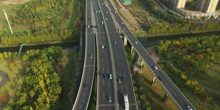 飞行飞越杭州交通街道道路交汇处日落高空俯视4k中国全景