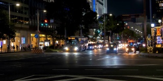 日本名古屋夜晚繁忙的街道