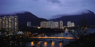 暮光桥及香港东涌，湿润山背景