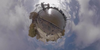 一个有趣的微型行星拍摄动画和旋转的伦敦塔桥