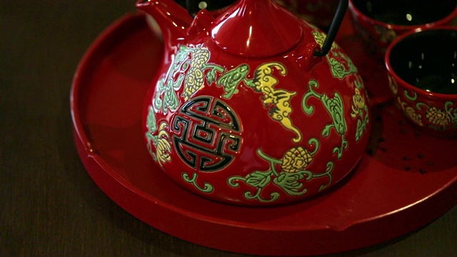 婚礼当天的中国茶道杯。