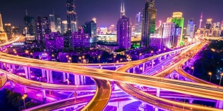 T/L WS HA ZO照亮高架道路和繁忙的交通夜晚/上海，中国