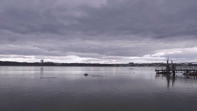 波多马克河海滨