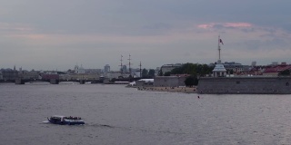 俄罗斯圣彼得堡涅瓦河。