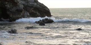 埃斯孔迪多港海滩上的岩石