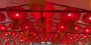 中国新年节日里五颜六色的红灯笼。