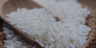 谷物下降。有机gereal大米。秋收丰饶的季节