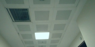 COVID-19 -隔离的医院天花板