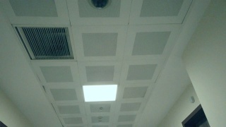 COVID-19 -隔离的医院天花板视频素材模板下载