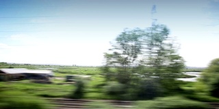 穿越欧洲乡村的高速列车