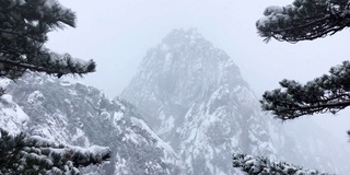 黄山罕见降雪，是联合国教科文组织世界遗产，冬季大雪景区