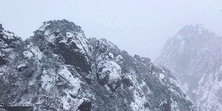 黄山罕见降雪，是联合国教科文组织世界遗产，冬季大雪景区