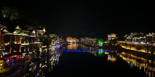 凤凰古城在中国，凤凰夜景与镇光
