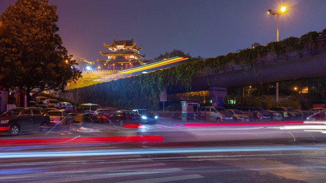 长沙市夜间交通街道人行横道全景全景时间间隔4k中国