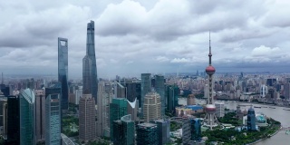中国，上海，现代化的城市摩天大楼