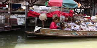 泰国最著名的水上市场