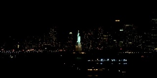 纽约和自由女神像的夜晚