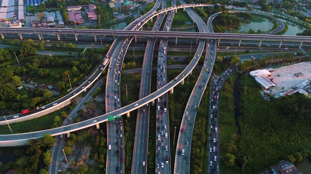 城市交通枢纽道路与汽车运动
