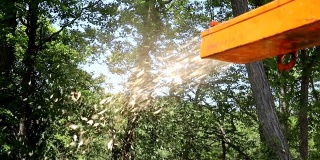 碎木器系统在碎纸机研磨木树粉碎叶片为生态覆盖生产