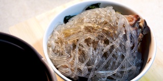 芝麻油韩国食品的土豆淀粉面条玻璃纸