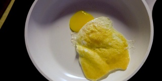 双面煎蛋蛋黄溢出