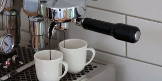 4 k视频准备咖啡与expresso咖啡机。