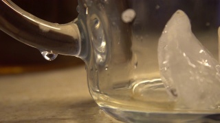 湿杯水滴冰乌龙茶视频素材模板下载