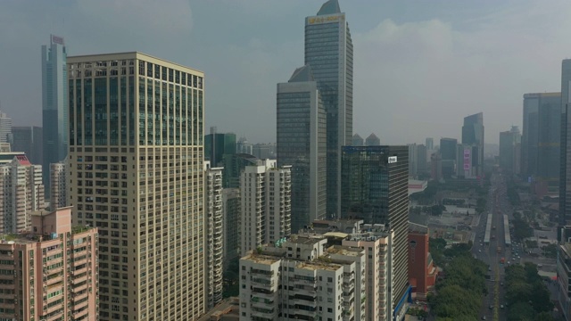 夏季日雾广州市市中心体育场交通街道航拍全景4k中国