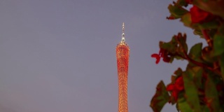 广州市著名塔花前，清日落天空，延时全景4k中国