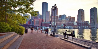 波士顿商业区。河畔