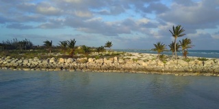 卢卡亚港大巴哈马群岛加勒比鸟瞰图