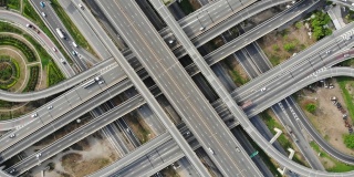 十字路口交通枢纽城市道路鸟瞰图