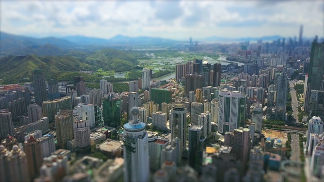 深圳城市景观晴天香港边境航拍全景4k倾斜转移中国