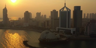 日落时分青岛市海滨交通湾航拍全景4k中国