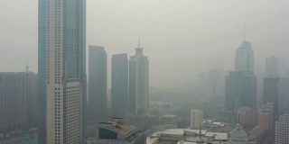 白天时间雾霾青岛市区公寓住宅小区航拍全景4k中国