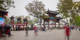 白天时间南京市著名老城区拥挤的旅游街庙广场时光流逝的全景4k中国