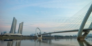 夏天日南京著名国际青年文化中心滨江步行桥湾时光全景4k中国