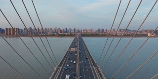 杭州枝江大桥鸟瞰图，交通概念