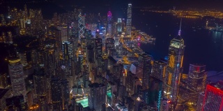 夜间照明飞行香港市区空中全景图，时间间隔为4k
