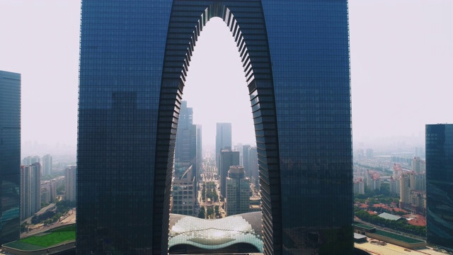 无人机拍摄:中国苏州4K东方之门