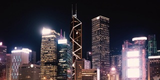 香港中环晚上的天际线-摩天大楼的霓虹灯时间流逝