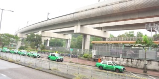 香港绿色的士天水围高架铁路桥