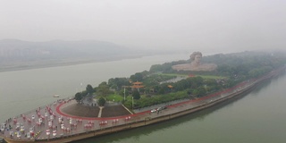 雨天长沙市著名滨江岛纪念碑公园航拍全景4k中国