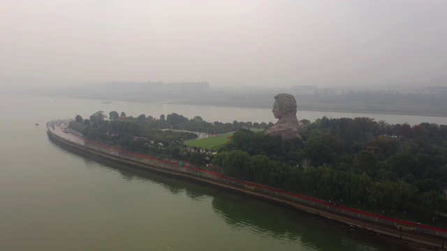 雨天长沙市滨江岛著名纪念公园航拍全景4k中国