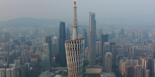 日落时分广州市著名的塔顶市中心区航拍全景4k中国