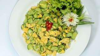 黄瓜炒蛋中式泰式健康饮食视频素材模板下载
