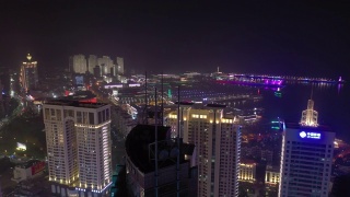 夜间时间青岛著名海湾码头航拍4k中国全景视频素材模板下载